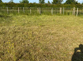 Equestrian property or Wanted sole use of yard