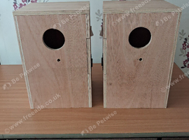 parakeet nest box