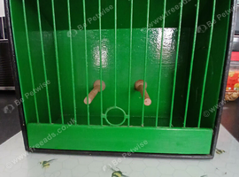 British no2 show cage