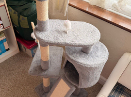 Small cat tree