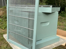 Langstroth Beehive / Cedar / QE Included