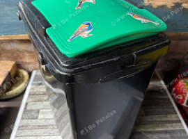 Feed bin