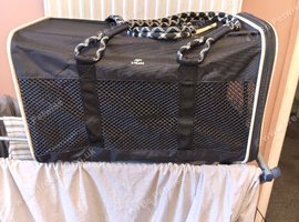 Pet carrier