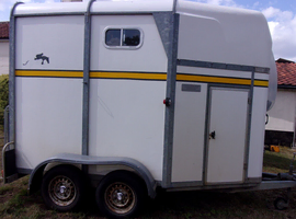 2002 Bateson Deauville Horse Trailer.