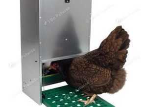 Poultry treadle feeders - 5kg, 8kg, 12kg and 20kg