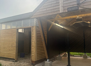 Single DIY stable and grazing