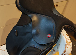 15.5" Thorowgood T4 saddle changeable gullet
