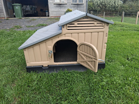 Snap & lock chicken coop