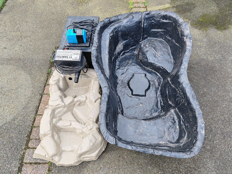 POND KIT INCLUDING POND, WATERFALL, UV FILTER AND WATER PUMP