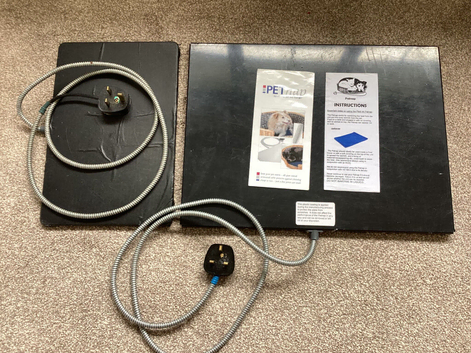 Pet nap  heated  electric bed warmers  (2) Original and best on the market.