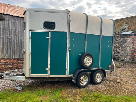 Ifor Williams HB510r horse trailer