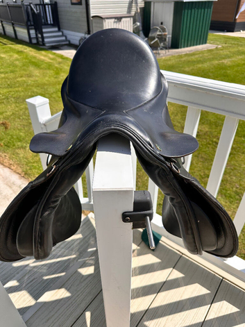 Wide 16.5 Oakfield GP black saddle