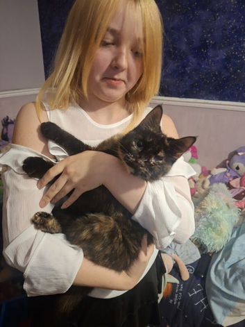 Rehome due to no fault of her own