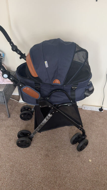 Dog pram