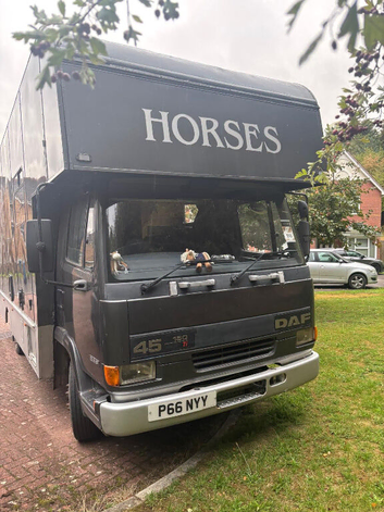 DAF 45.150 7.5-tonne - sleeps 4
