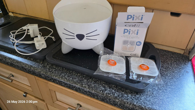 Catit pixi water fountain white