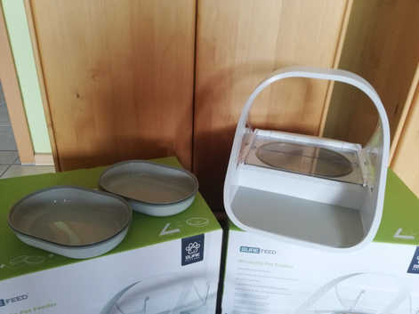 Selling pet food bowls, 2 pieces