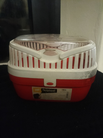 Ferplast small animal carrier (red)