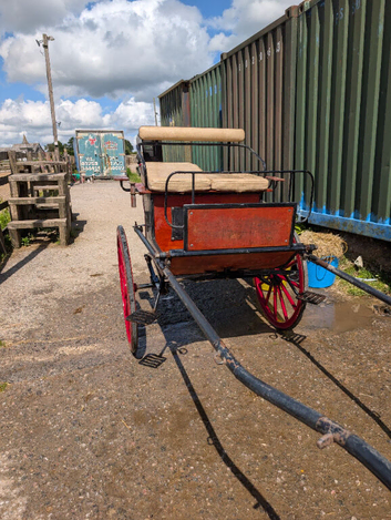 2 wheeled pony carriage