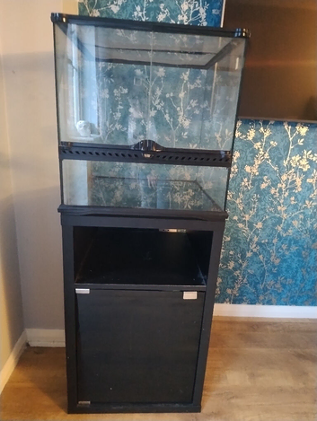 45 by 45 by 45 Exo Terra Terrarium plus unit & accessories