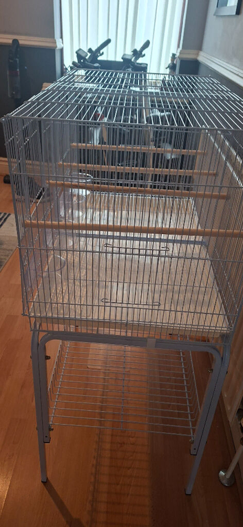 Brand new cage with divider never used.bought in error.&pound;60