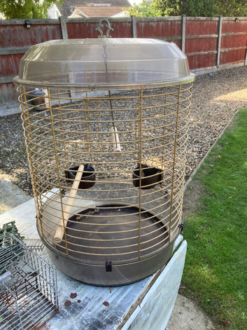 Parrot type cage
