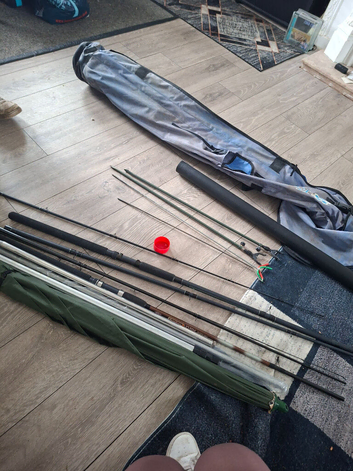 2 sets of fishing gear