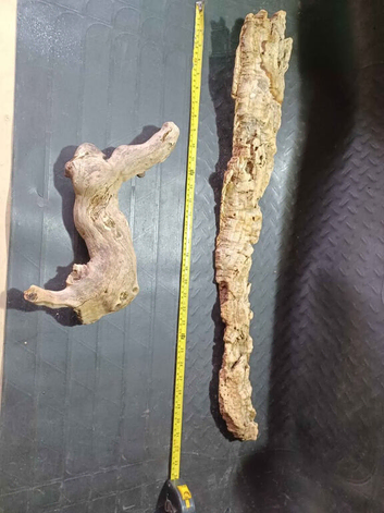 Reptile scenery x 2 pieces