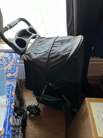 Dog or cat  PET PRAM in black never used  pick up only