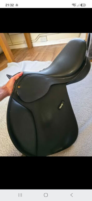 Windier jump saddle 17.5
