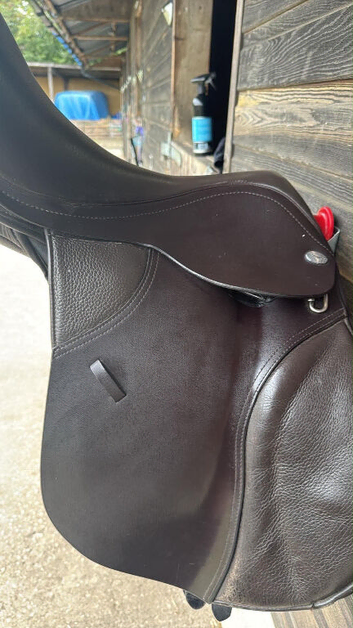 17&rdquo; T4 thorowgood saddle