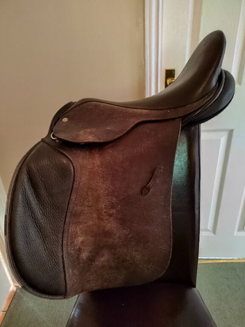 17.5 inch wide GP saddle
