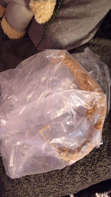 2 Budgies for sale. Comes cage and all accessories and food.