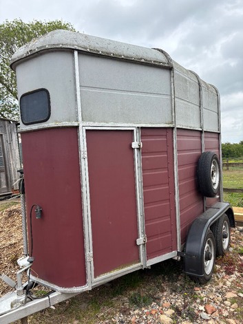 Solid double pony trailer